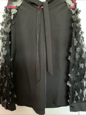 Black Women's Tie-Neck Blouse with Sheer Floral Appliqué Sleeves
Plus Size 3X